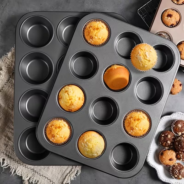 12 HOLE CUP CAKE TRAY